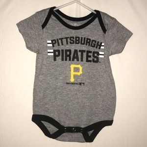 Pittsburgh Pirates One Piece Bodysuit Size 0/3 Mo.